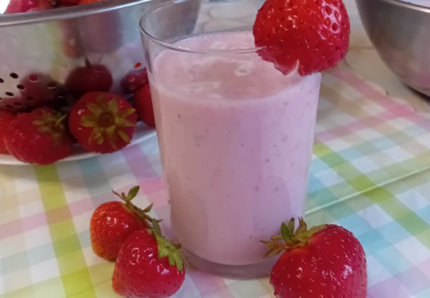 Koktail truskawkowy