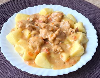 Gulasz indyczy do kopytek i nie tylko.