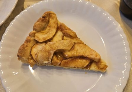Tarta z jabłkami.