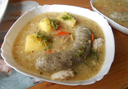 Żurek z białą kiełbasą