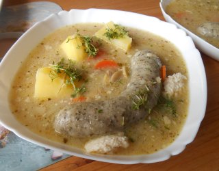 Żurek z białą kiełbasą