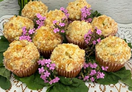 Błyskawiczne muffinki kokosowe z rabarbarem