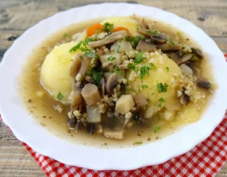 Krupnik z pieczarkami