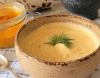 Sos czosnkowy curry