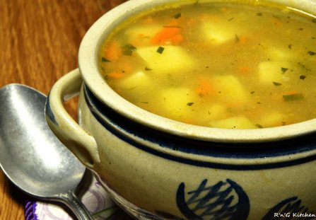 Maggiczny krupnik na żeberkach