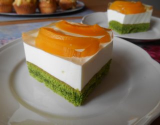 Ciasto szpinakowe z sernikową pianką