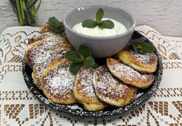 Szybkie i proste placuszki bananowo serowe