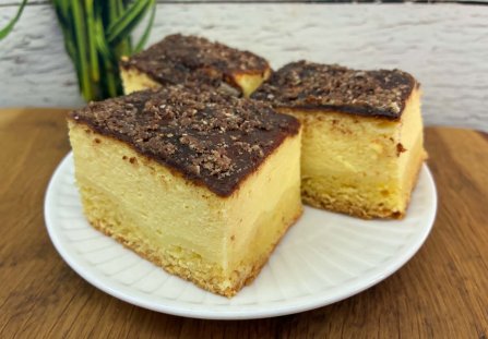 Sernik na kruchym cieście z polewą czekoladową
