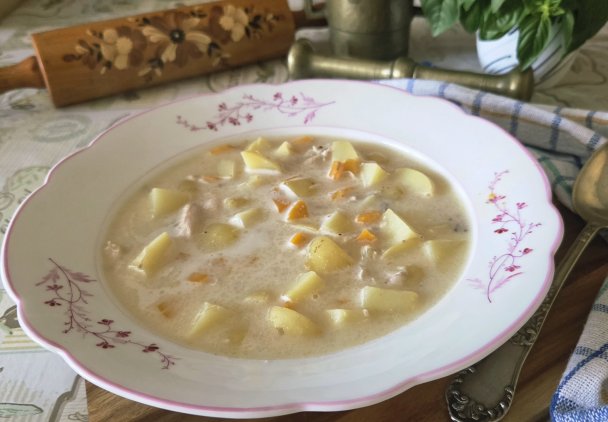 Letnia zupa ziemniaczana