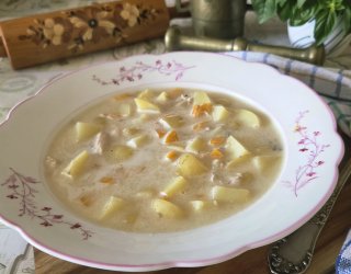 Letnia zupa ziemniaczana
