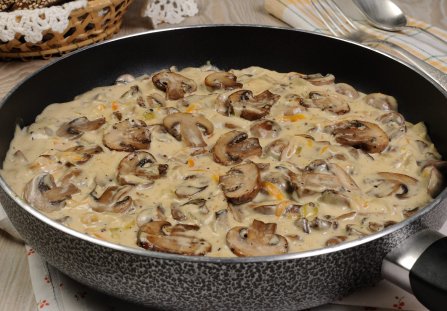 Smażone pieczarki w kremowym sosie