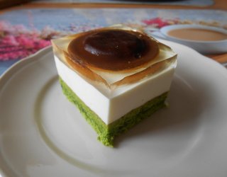 Ciasto szpinakowe z sernikową pianką