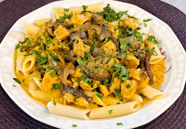 Sos grzybowo - drobiowy z makaron PENNE Barilla