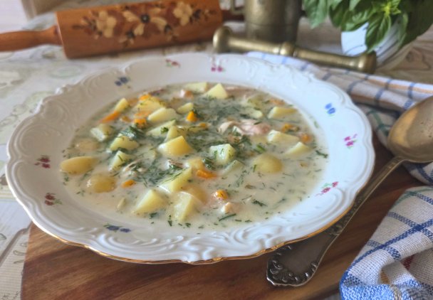 Letnia zupa koperkowa