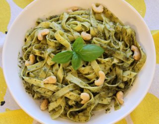 tagliatelle z sosem pesto
