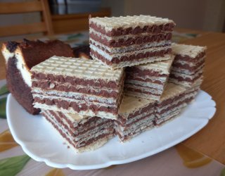 Wafle przełożone masą z mleka w proszku