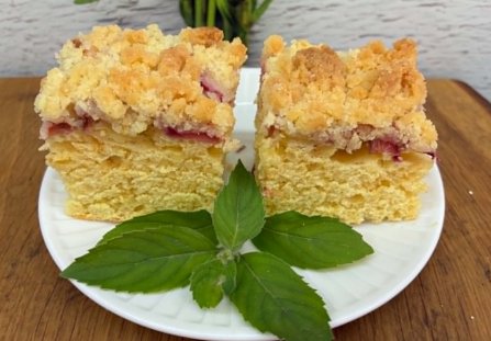 Najlepsze ciasto z rabarbarem na zsiadłym mleku