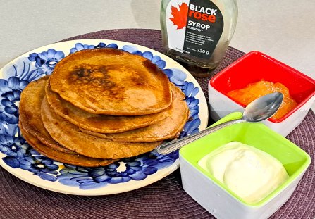 Kakaowe pancakes .