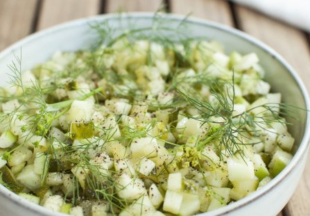 Salsa z ogórków małosolnych z jabłkiem