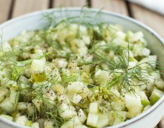 Salsa z ogórków małosolnych z jabłkiem