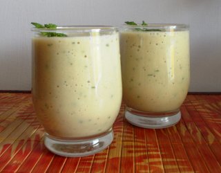 Koktajl bananowo-ananasowy z mlekiem