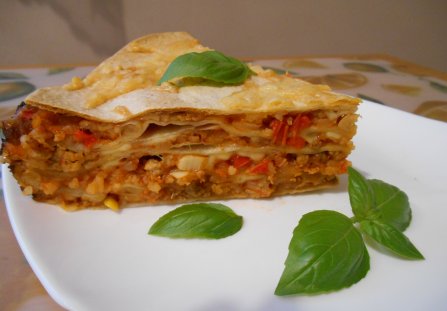 Tortilla z mięsem mielonym, a’la torcik