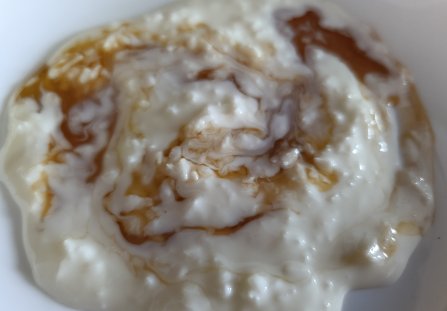 Jogurt kokosowy z syropem klonowym