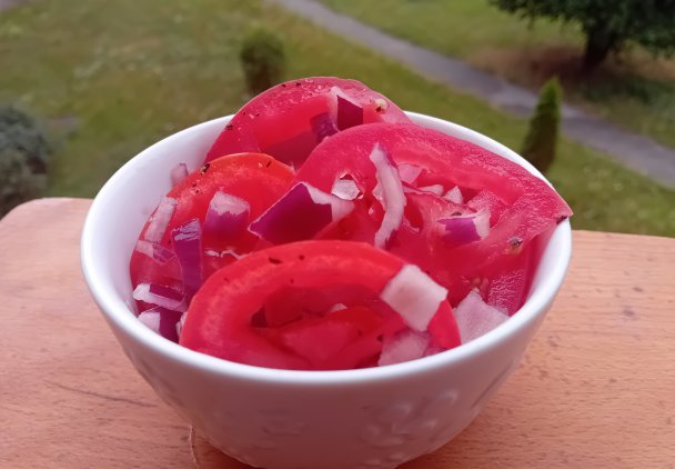 Sałatka z pomidorów