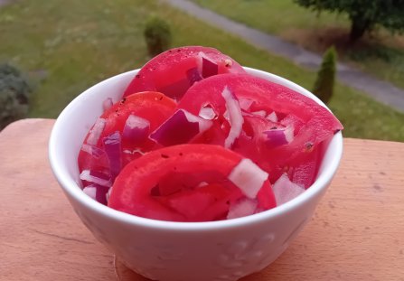 Sałatka z pomidorów