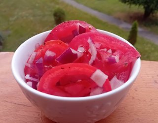 Sałatka z pomidorów