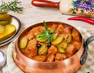 Gulasz z karkówki po myśliwsku
