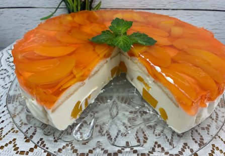 Sernik brzoskwiniowy bez pieczenia