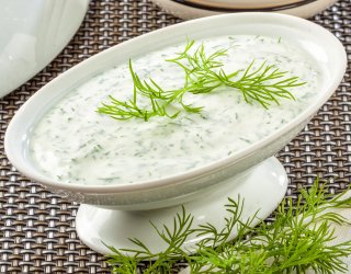 Sos jogurtowo-koperkowy