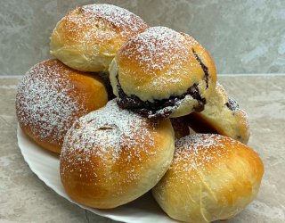 Puszyste bułeczki drożdżowe z Nutellą