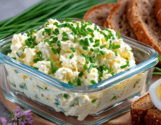 Pasta jajeczna z parmezanem