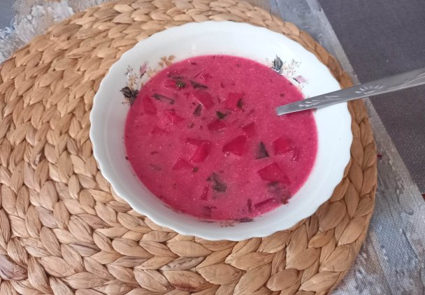 Botwinka z ziemniakami