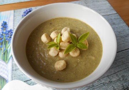 Zupa krem z cukinii i szpinaku