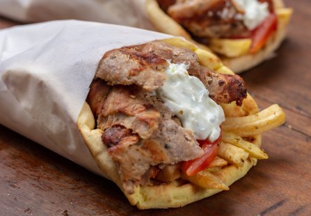 Domowy gyros z sosem tzatziki