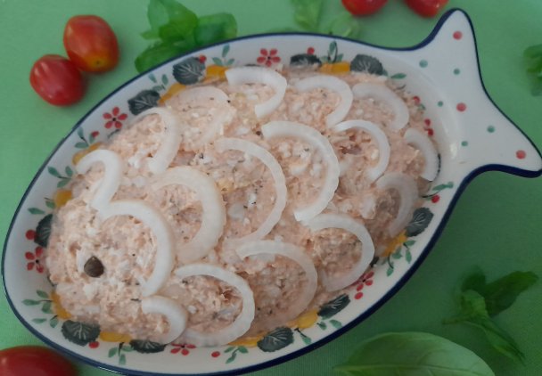 Pasta śniadaniowa z łososiem