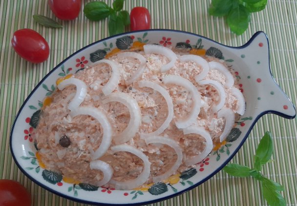 Pasta śniadaniowa z łososiem