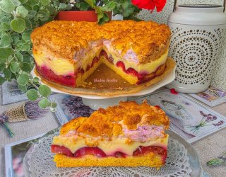 Ciasto kruche ze śliwkami i budyniem