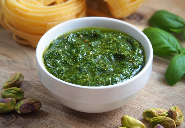 Pesto z bazylii i pistacji