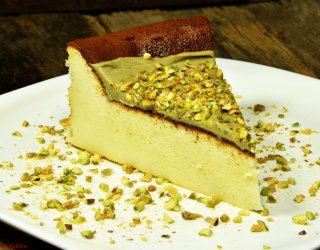 Sernik pistacjowy