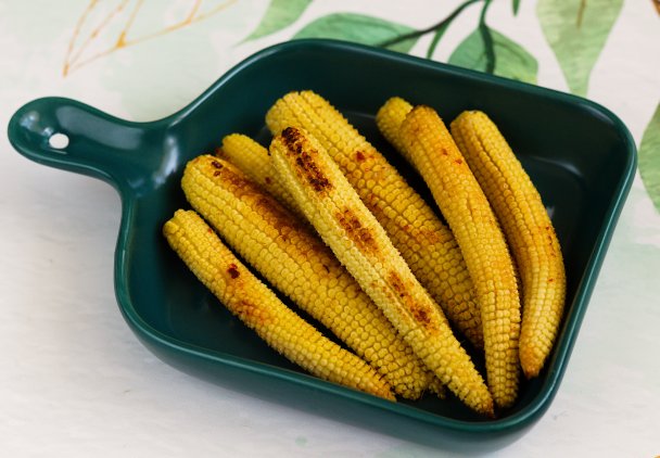 Młode kukurydze z miodem i chilli
