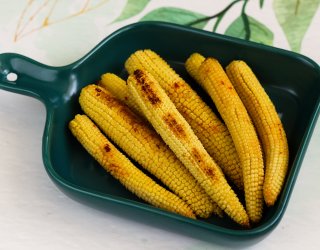 Młode kukurydze z miodem i chilli