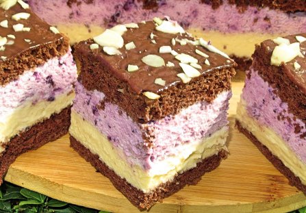 CIASTO JAGODOWA KOSTKA-delikatne, puszyste, z kremem i pianką
