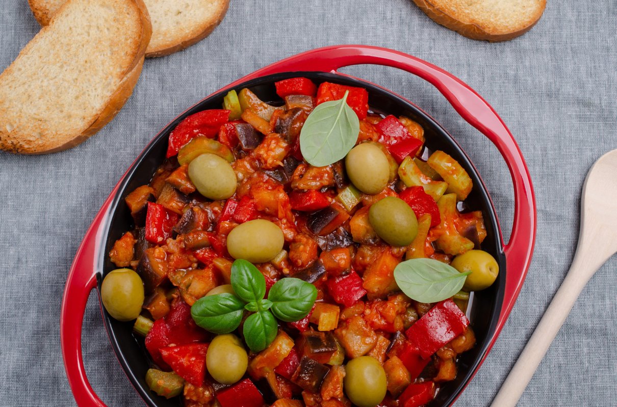 Caponata - sycylijska potrawka z bakłażana. Poczujesz się jak na urlopie we Włoszech