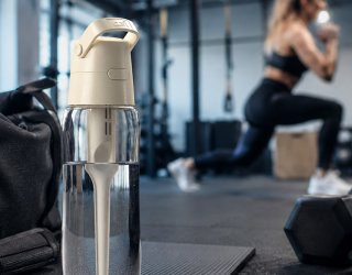 Butelka filtrująca – idealna na trening i w podróży. Dlaczego zawsze warto ją mieć?
