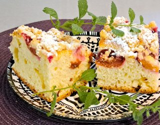 Drożdżowe ze śliwkami i kruszonką.