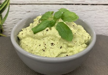 Pasta z awokado i serka wiejskiego